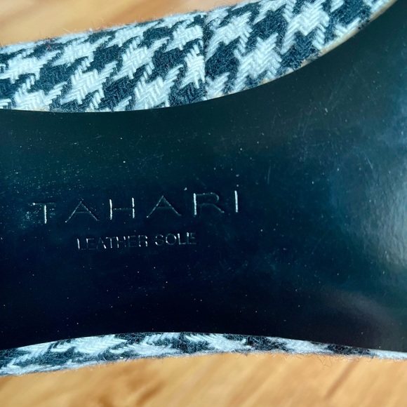 TAHARI 'LUCY' HOUNDSTOOTH B&W PATENT PUMPS EUC - Picture 12 of 13